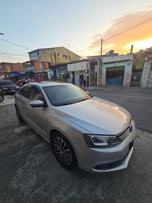 VOLKSWAGEN JETTA 2.0 TSI HIGHLINE 211CV GASOLINA 4P TIPTRONIC VOLKSWAGEN JETTA 2.0 TSI HIGHLINE 211CV GASOLINA 4P TIPTRONIC